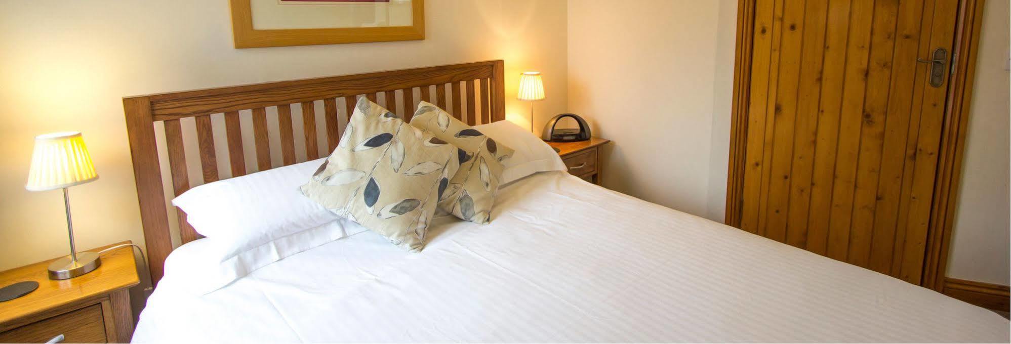 Rose & Crown Hotel Tenbury Bagian luar foto