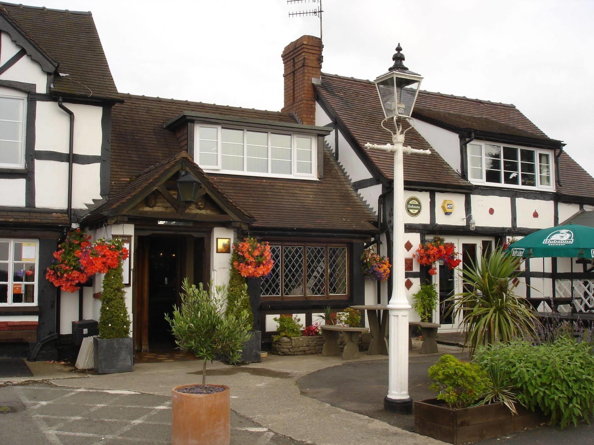 Rose & Crown Hotel Tenbury Bagian luar foto